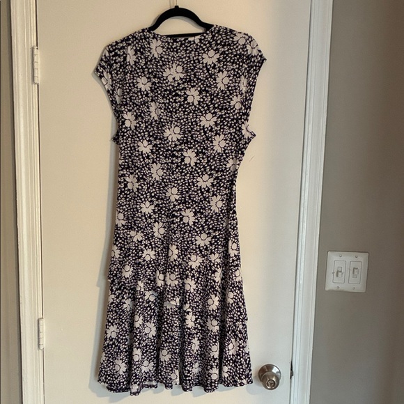 Robbie Bee Navy and White Floral Midi Dress - Picture 3 of 3